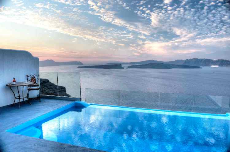 Astarte Suite private infinity pool Santorini 